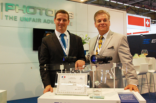 Photonis receiving GICAT Export Trophy at Eurosatory